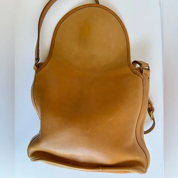 Vintage Coach Leather Saddle Tan Drawstring Shoulder Bag - Picture 6 of 12